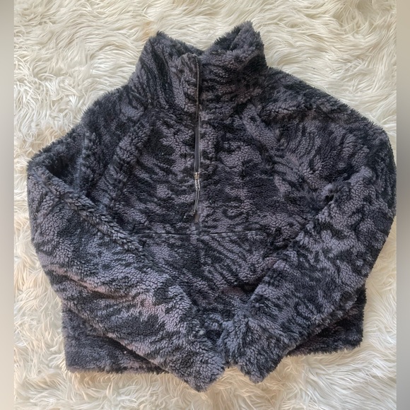 Lululemon Scuba Funnel Neck Fleece - Picture 3 of 5